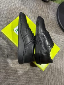 フィンコンフォート VAASA 紐靴をベルクロ仕様に改修する工程