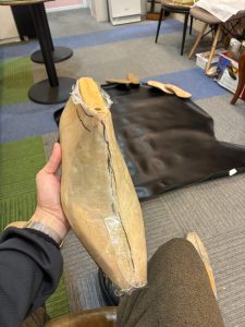足型確認のために製作した神戸のオーダーメイド整形靴のチェックシューズ(仮靴工程)