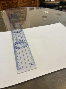 一番長い指の位置から垂線を引いた状態